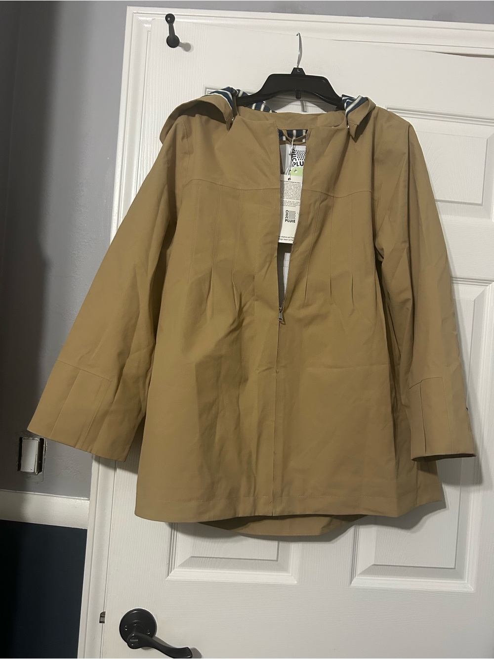 Women’s Lightweight Hooded Coat in Tan